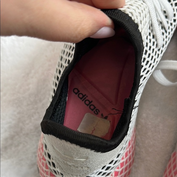 Stylish Black and White Mesh Sneakers - Picture 5 of 6